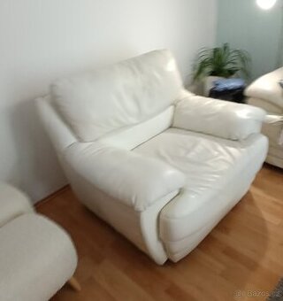 Křeslo z bílé kůže - 1