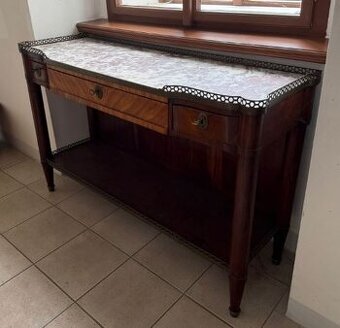 Francouzský konzolový stolek