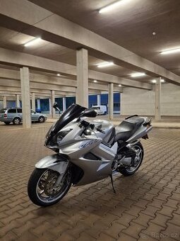 Honda vfr 800 2005