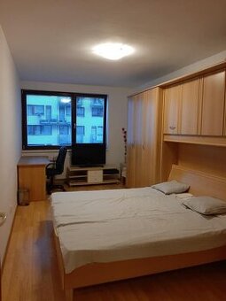 Pokoj s trvalým pobytem — Praha 7, Poupetova 869/10