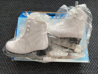 Nové dívčí lední brusle