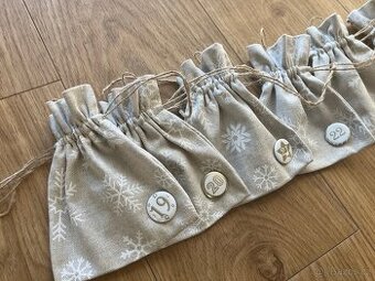 Adventní šitý pytlíčkový kalendář