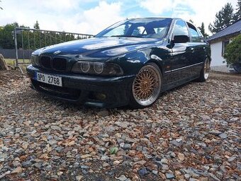 BMW e39 523i