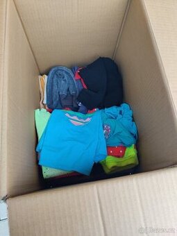 Prodám oblečení a boty 4-6 let