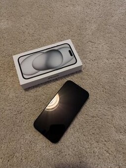 iPhone 15 256 GB – černý, velmi dobrý stav