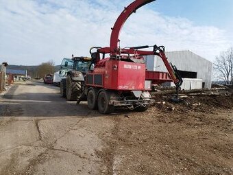 Traktor Valtra S394 + Štěpkovač Maxim 1270 HR