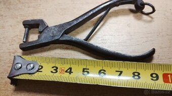 Kleště a jízdenky ČSD