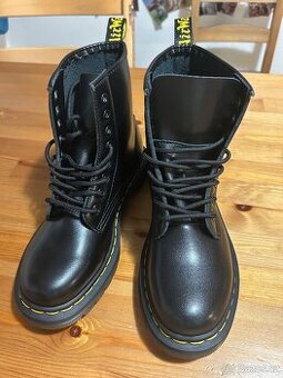 Dr. Martens Napa 1450 42