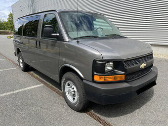 Chevrolet Express 6.0 V8, 41 000 km, 8 míst, 1.majitel