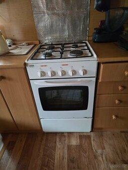 Plynový sporák plně funkční Zanussi