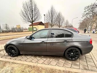 320i E90