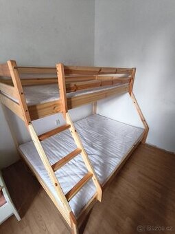 Dětská dvoupatrová postel