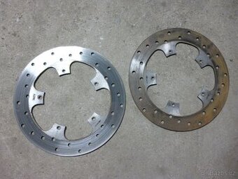 Piaggio Beverly 125,200,250. Přední brzdové kotouče. od 2002