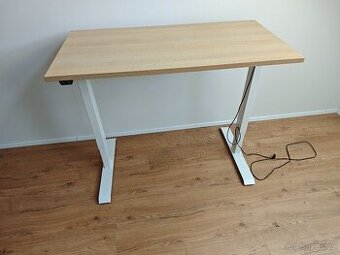 Liftor polohovatelný pracovní stůl