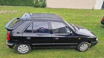 Škoda Felicia se shrnovacím střešním oknem