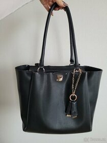 GUESS velká dámská kabelka černá koženka, 200,- Kč - 1