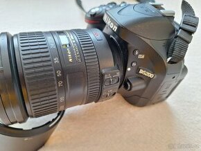 Nikon D 5200 + 18-200 mm