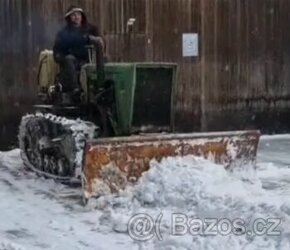 Pasovy traktor, zelezny kun, bolgar