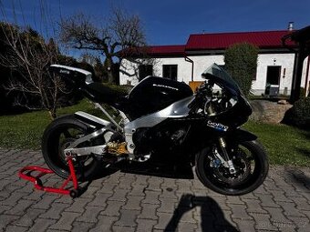 Yamaha R1 okruhovka
