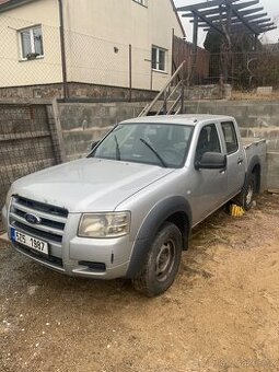 Ford Ranger 2,5tdci ,motor KO, nepojízdné