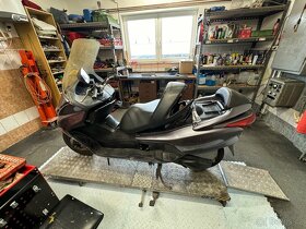 HONDA FORZA 250