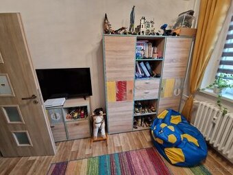 Zánovní sestava nábytku do dětského pokoje - 1