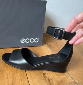 Dámské sandály Ecco 39