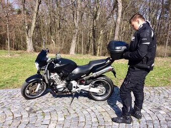Honda hornet 900 - 1