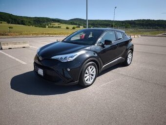 Toyota C-HR 1.8 Hybrid E-CVT rok 2021