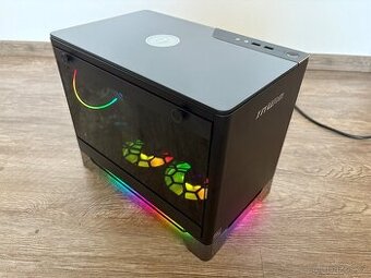 PC: AMD Ryzen 7 3700X + 16GB DDR4 RAM + 250GB SATA SSD