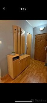 Vestavěná skříň a odkládací stěna
