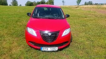 Lancia ypsilon y 1.2 benzín