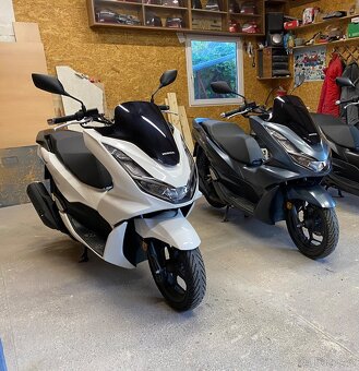Skútry Honda PCX 125 2 kusy