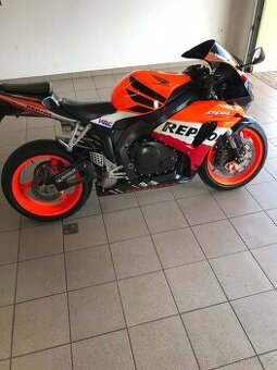 Prodám Honda CBR 1000RR SC57.