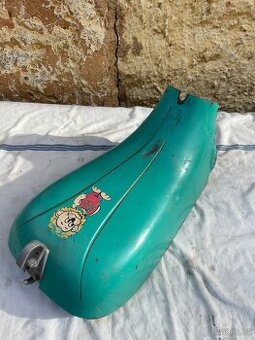 Prodám prsa Jawa Pionýr překryt motoru původní lak linky