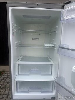 Lednice s mazakem LG GB 537AVEZ