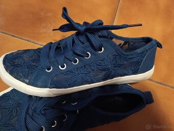 Tenisky, kecky krajkové modré dívčí 38