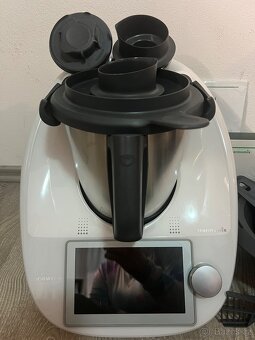 Thermomix TM6 – perfektní stav + hodně příslušenství navíc