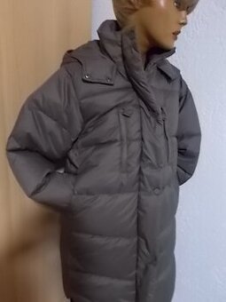 DÍVČÍ BUŘTÍKATÝ PEŘOVÝ KABAT OD ZARY  V.152