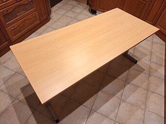 Pracovní stůl 180x80 Steelcase