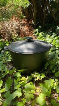 Litinový kotlík s poklicí – 8 l