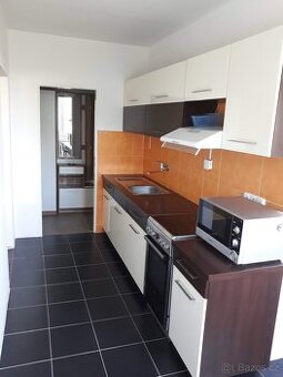 Pronájem bytu 2+1 s lodžií - 1