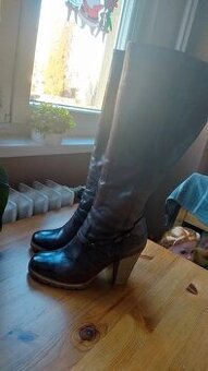 Prodám krásné hnědé kozačky moc hezká barva