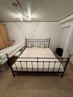Prodám kovovou postel 200x180cm