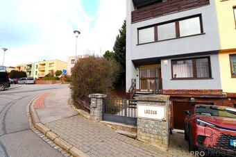 Pokoj s balkonem a prádelnou v domě – Brno, Řečkovice.