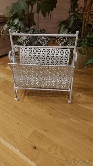 Stojánek na časopisy