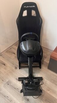 Playseat a Thrustmaster T300