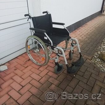 Invalidní vozík
