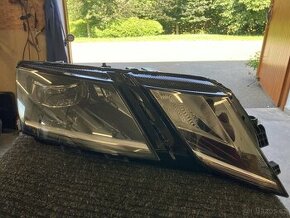 Xenonový světlomet Škoda Octávia III