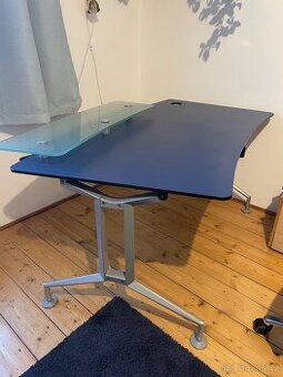 Kancelářský designový stůl